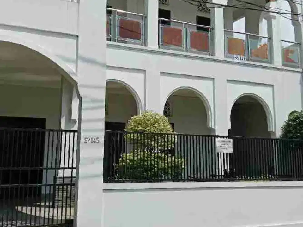 Jual cepat, Rumah Bagus Siap Huni, Strategis, Di Jaka Mulya Bekasi Selatan.