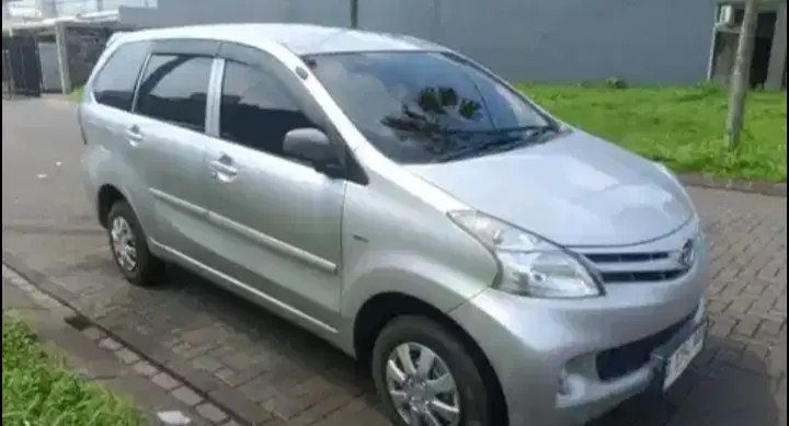 Daihatsu Xenia 2013 Bensin