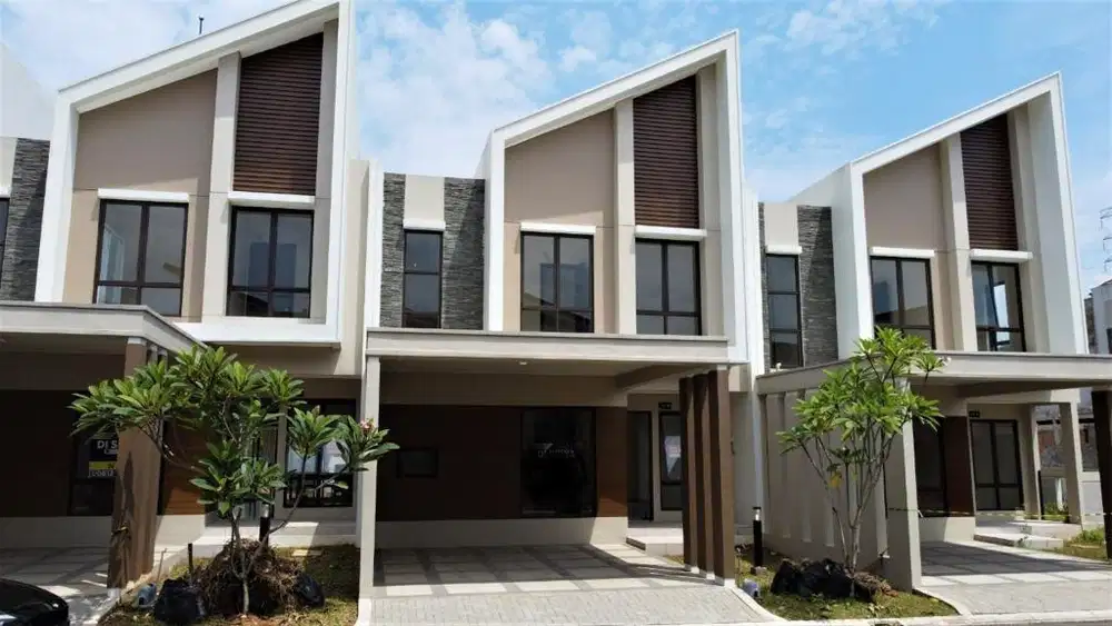 Di jual murah rumah 2 lantai siap huni di Podomoro Golf View