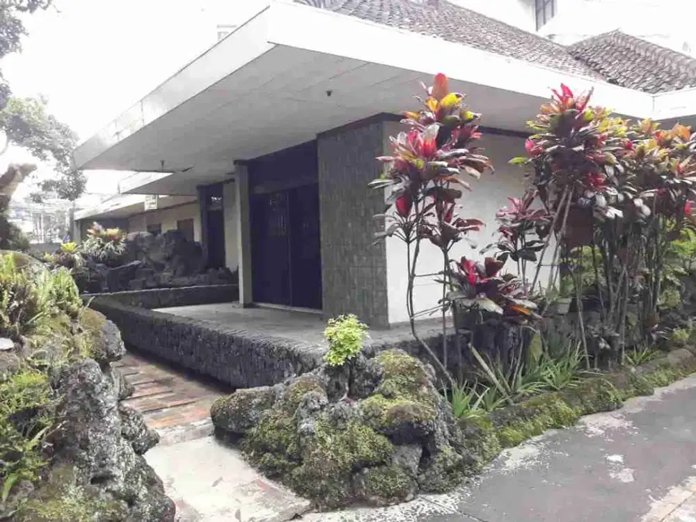 Jual Rumah lokasi strategis di sayap Dago