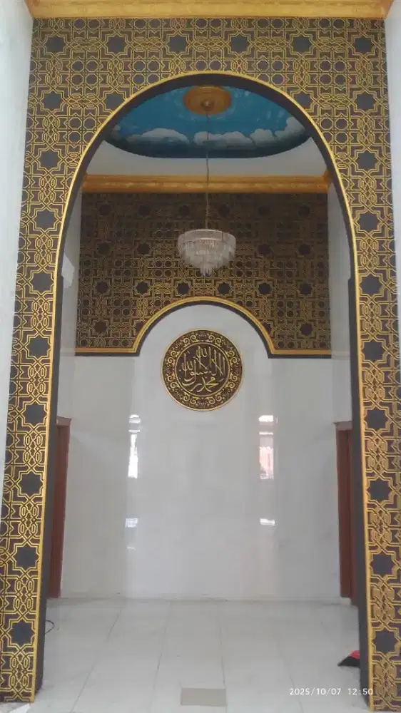 List beton, pilar mahkota dan krawangan