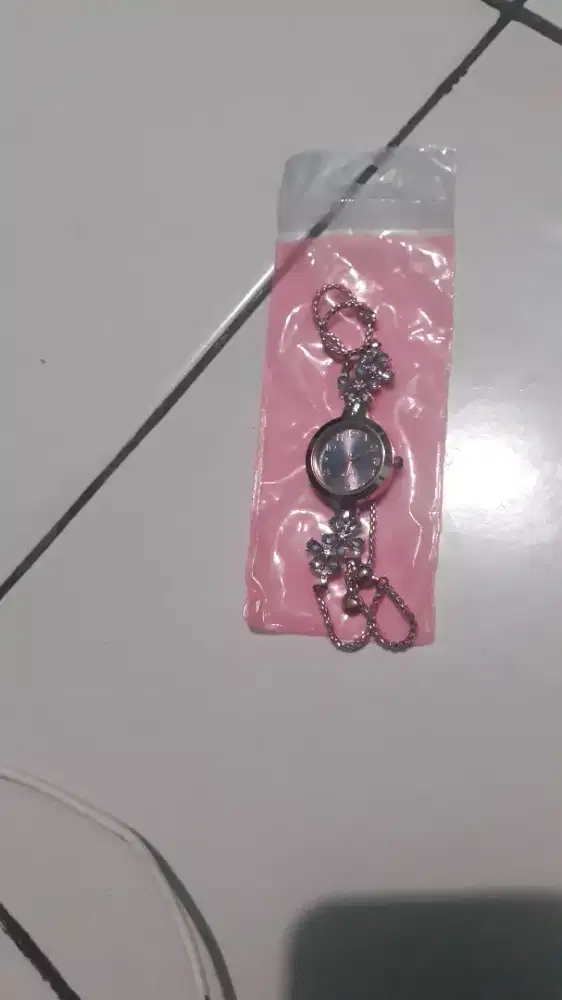 Dijual jam tangan wanita