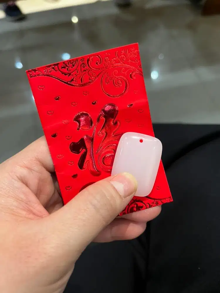 White jade liontin