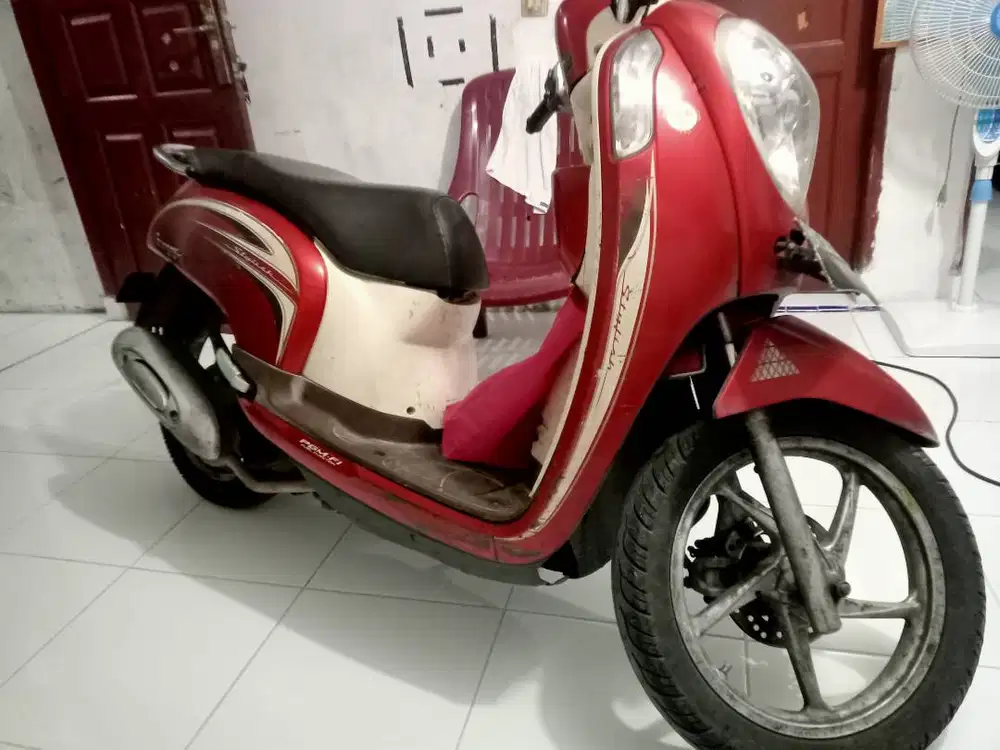 Dijual 1 unit Sepeda Motor Honda Scoopy tahun 2015