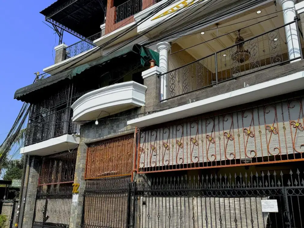 Rumah Taman Mini Hanya 2,75M Turun dari 3.95M Terawat 3 Lantai LT/LB 209/330, dari 3,95 > 3,5 > 3,2 > 2,9