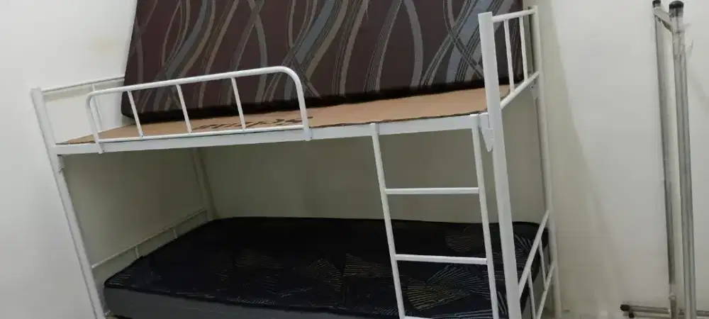 Tempat Tidur Tingkat