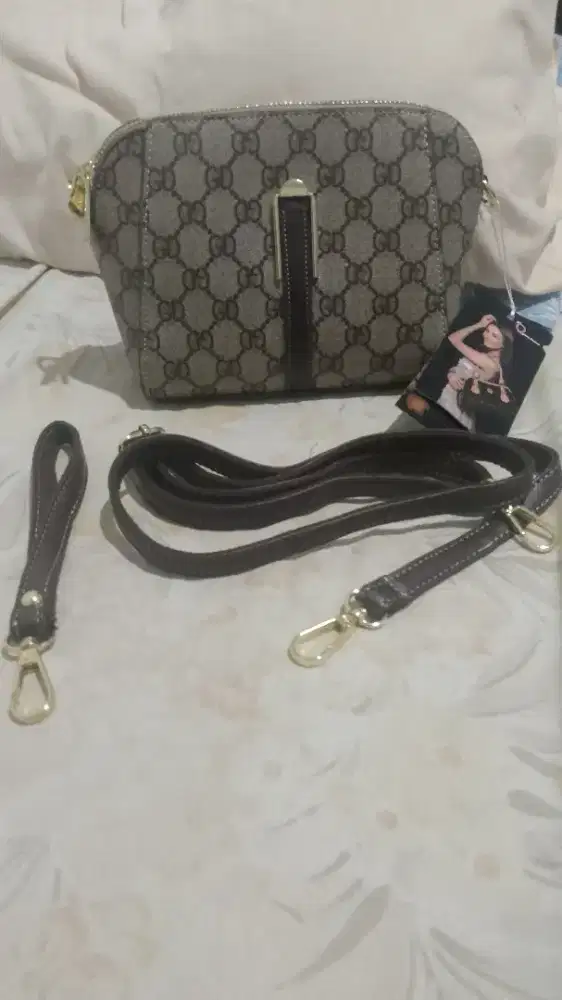 Tas selempang wanita