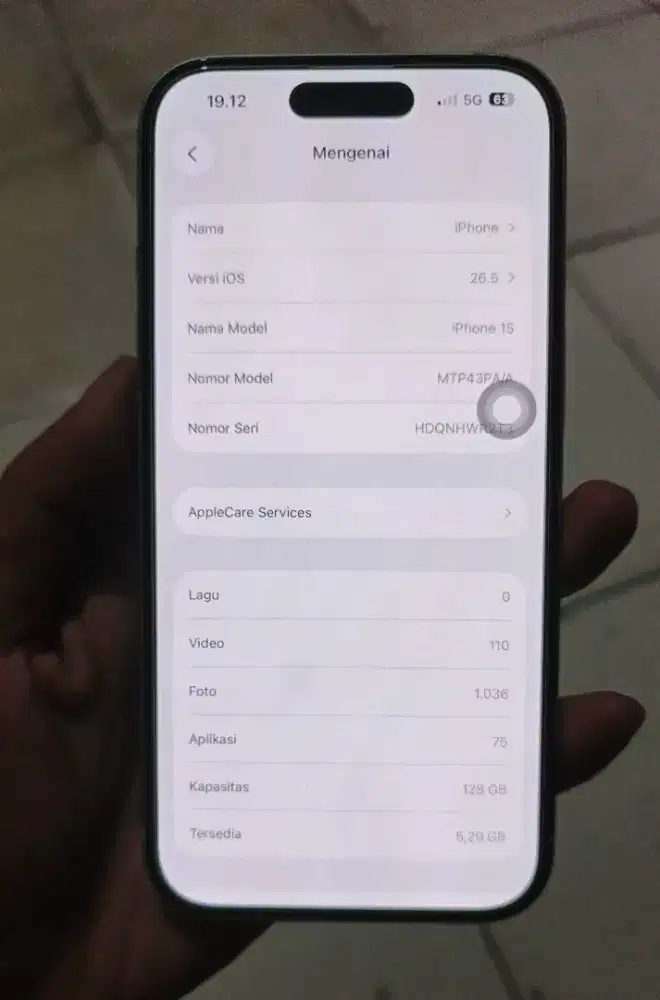 iPhone 15 iBox.