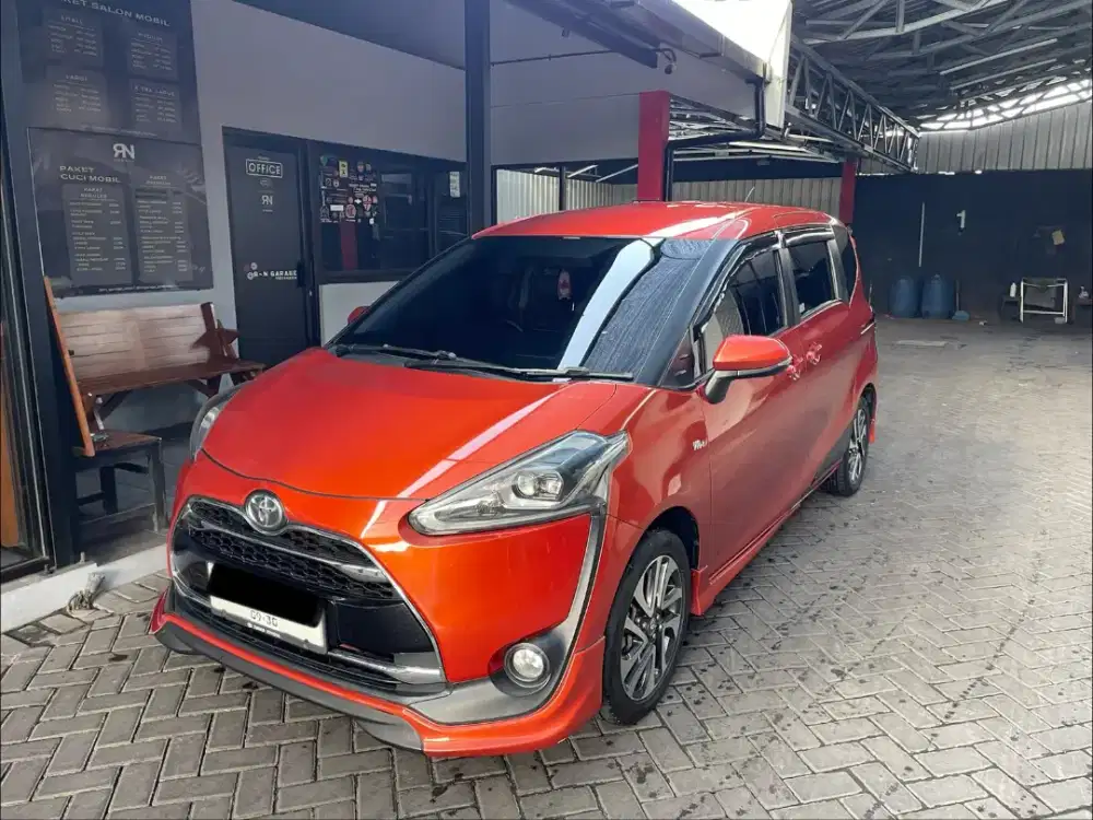 Toyota Sienta Q 2017