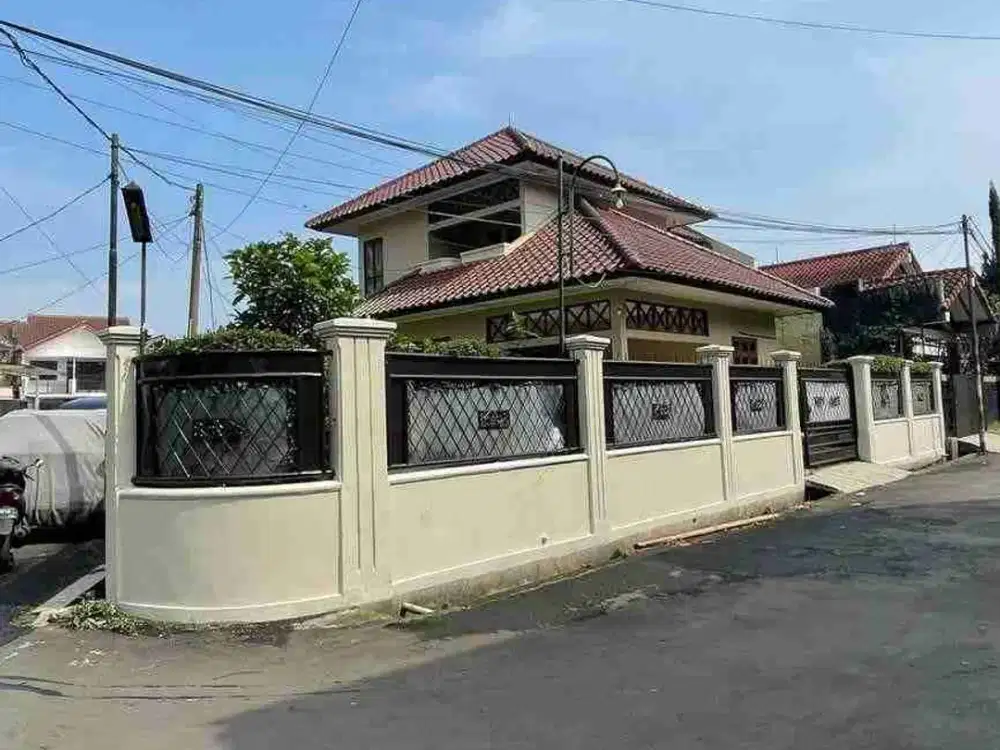 Rumah HOOK Luas Terawat di Suryalaya Buahbatu Kota Bandung Luas Tanah 410 harga 4 Milyar Nego