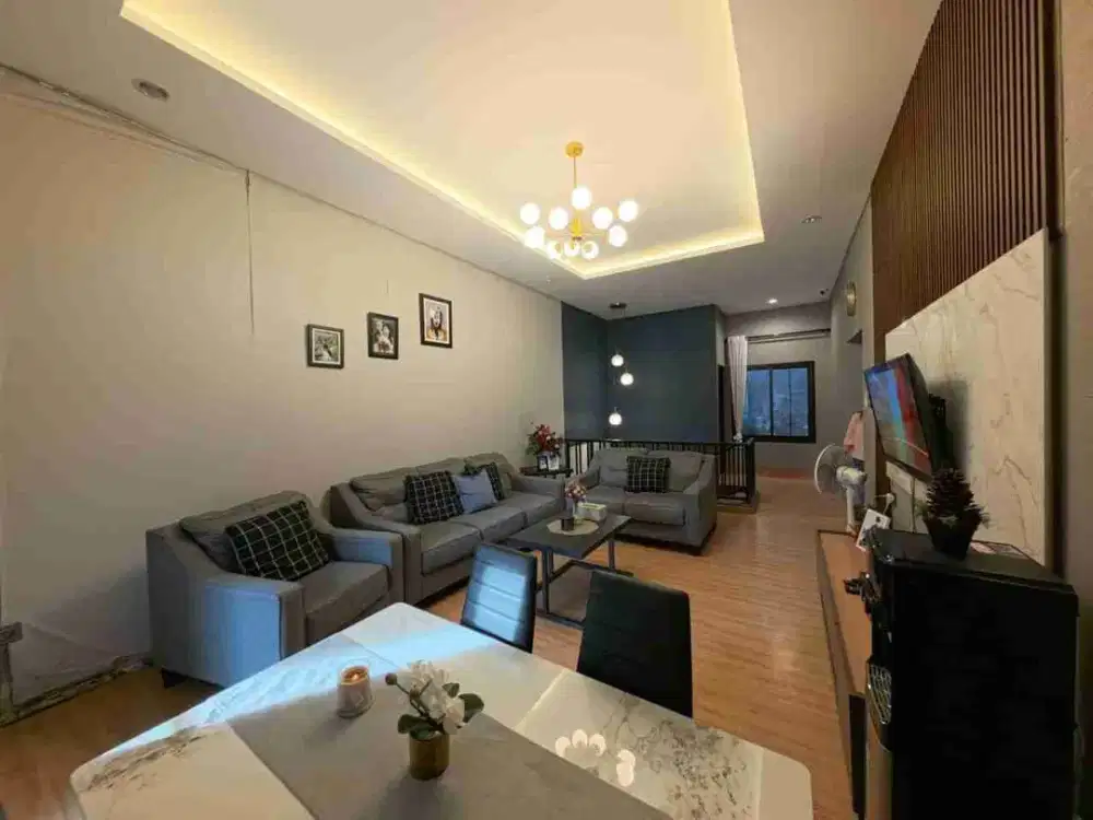 Dijual Rumah Cantik Furnished Bebas Banjir di Taman Aries