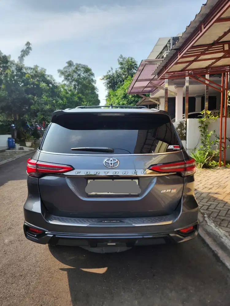 TOYOTA FORTUNER GR SPORT 2.8 DIESEL AT 2023