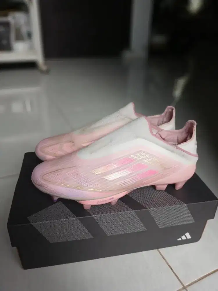 DIJUAL SEPATU BOLA ADIDAS F5