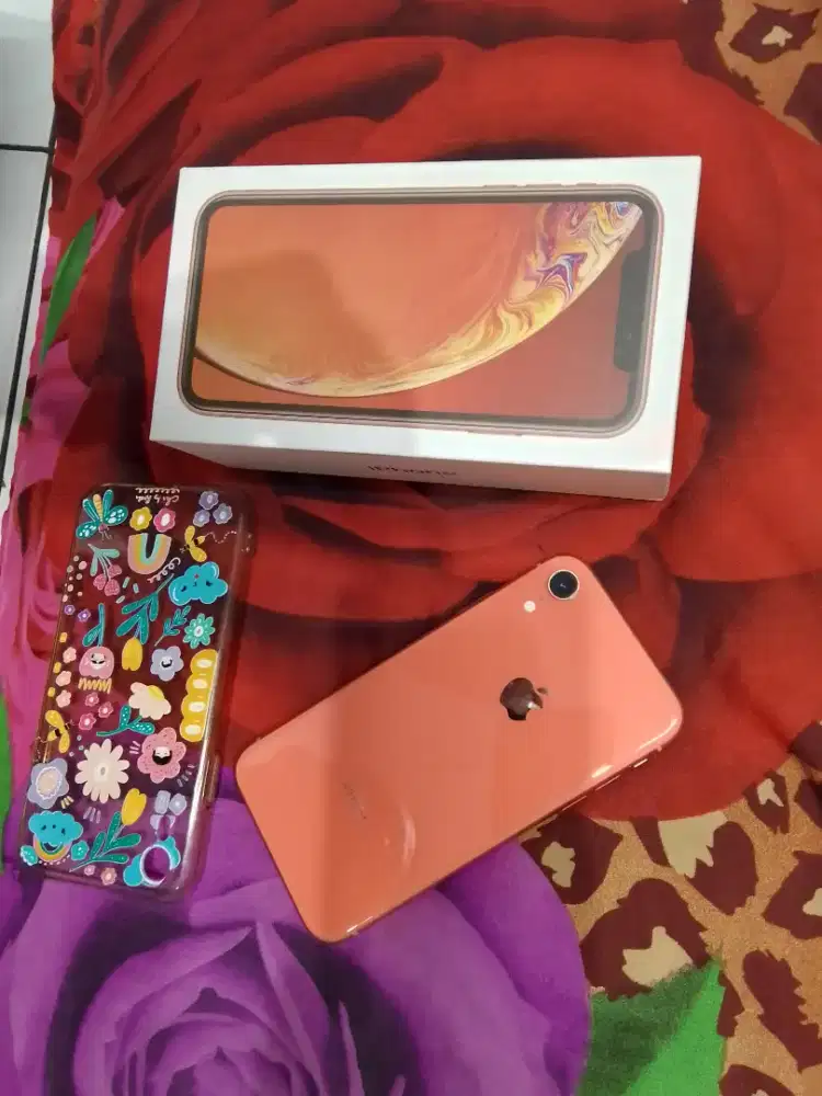 Iphone xr 128GB All operator.Lengkap masih bagus segell & Normall
