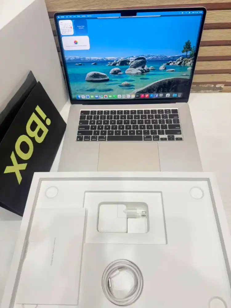 Macbook Air M3 15-inc 8/256gb mulus like new fullset original ex ibox