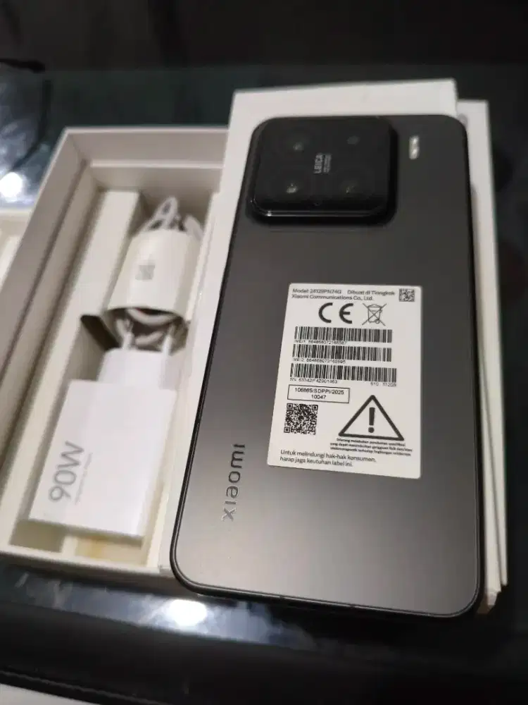 xiaomi 15 hitam 12/512