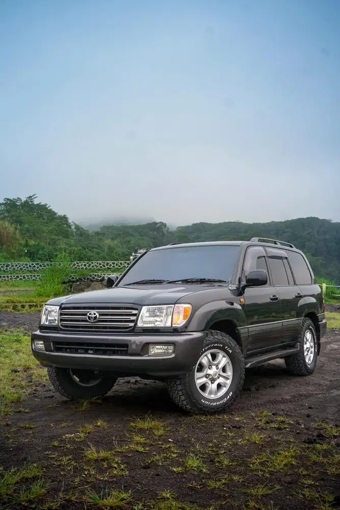 Land cruiser 100 SAHARA (collector item)