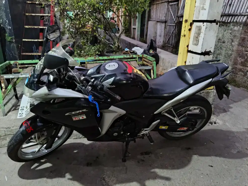Di jual motor CBR 250r