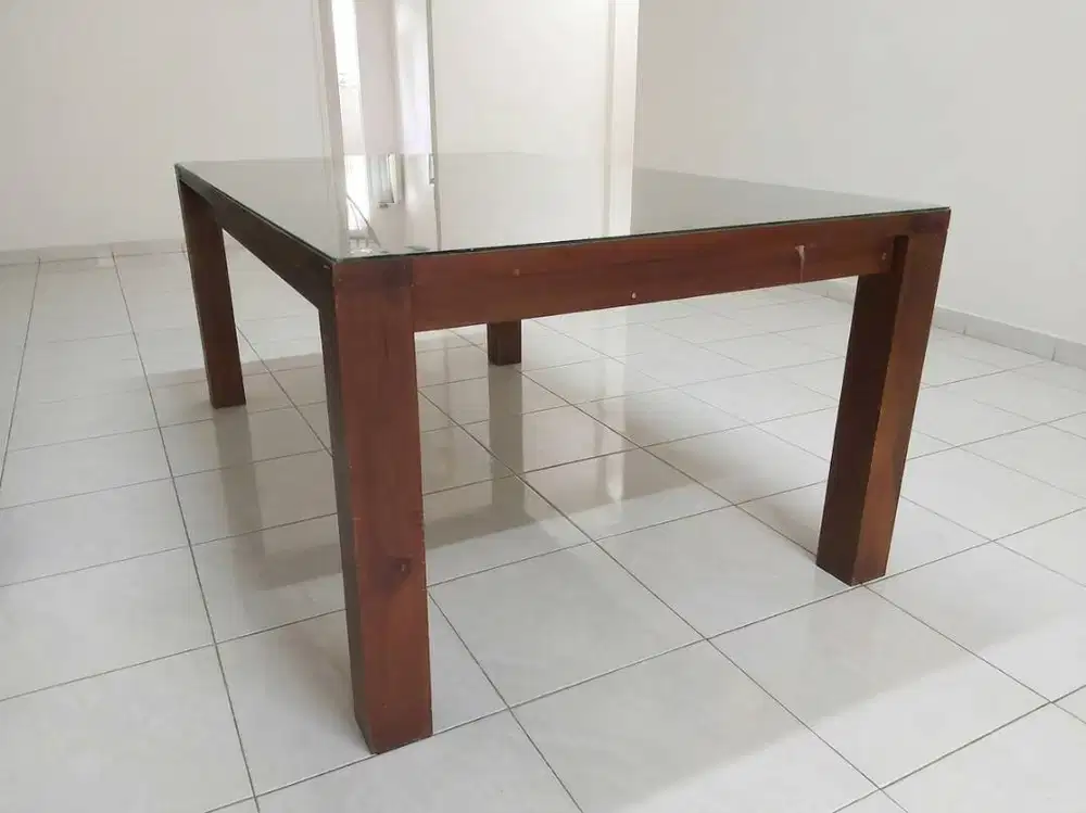 Meja Besar Kayu Mahoni Dengan Table Top Kaca