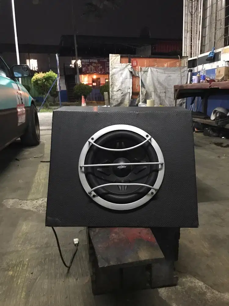 Subwoofer dan headunit innova reborn