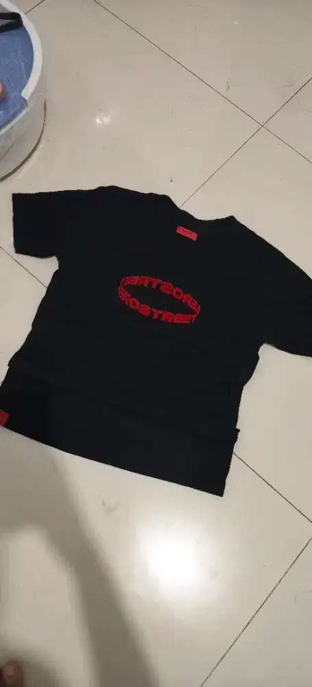 Kaos wanita masih kayak baru