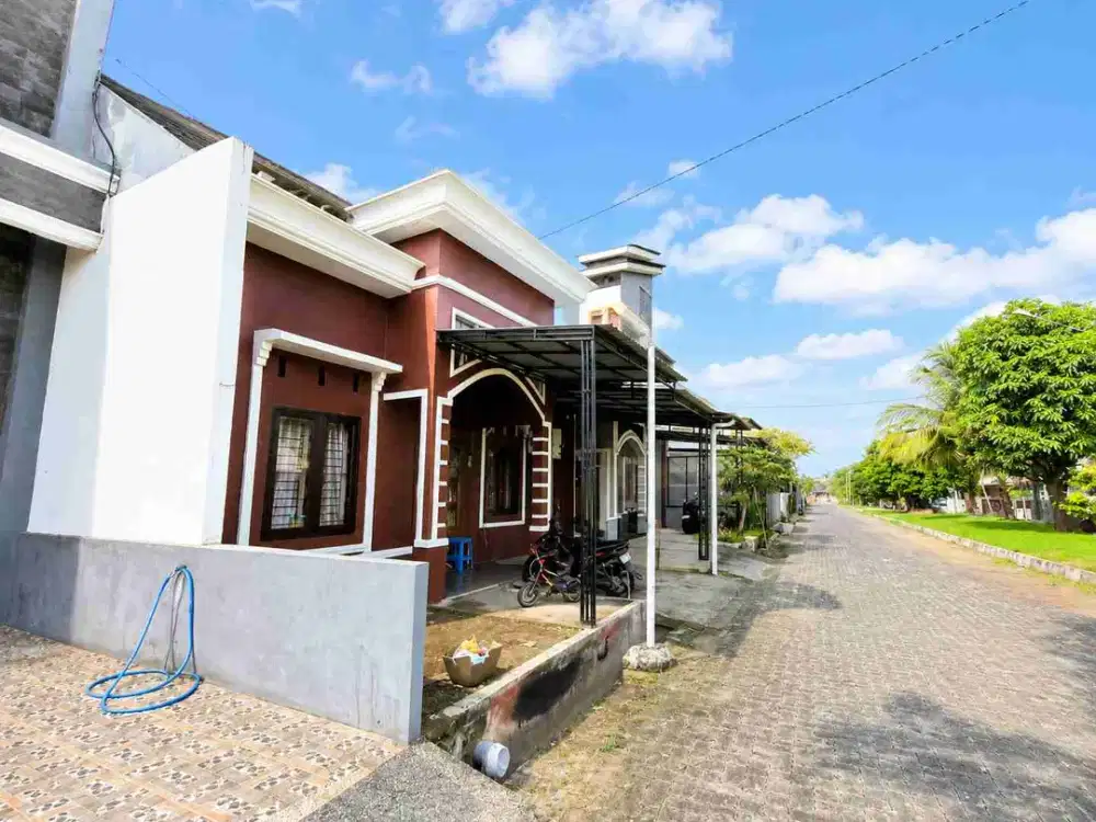 Rumah Siap Huni Sisa Tanah Sapphire Kober Dekat Stasiun