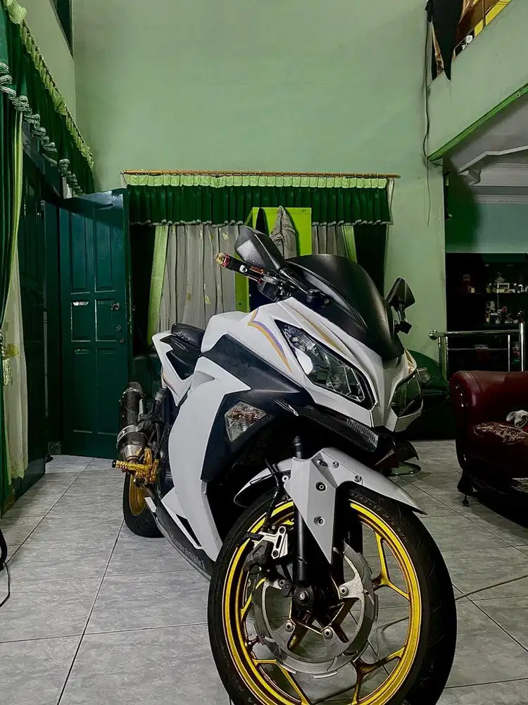 Kawasaki Ninja 250 no calo no showroom
