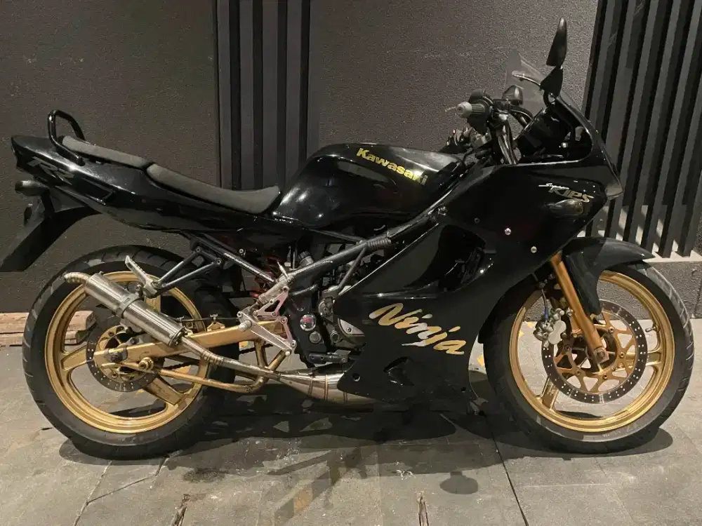 KAWASAKI NINJA 150 RR OLD