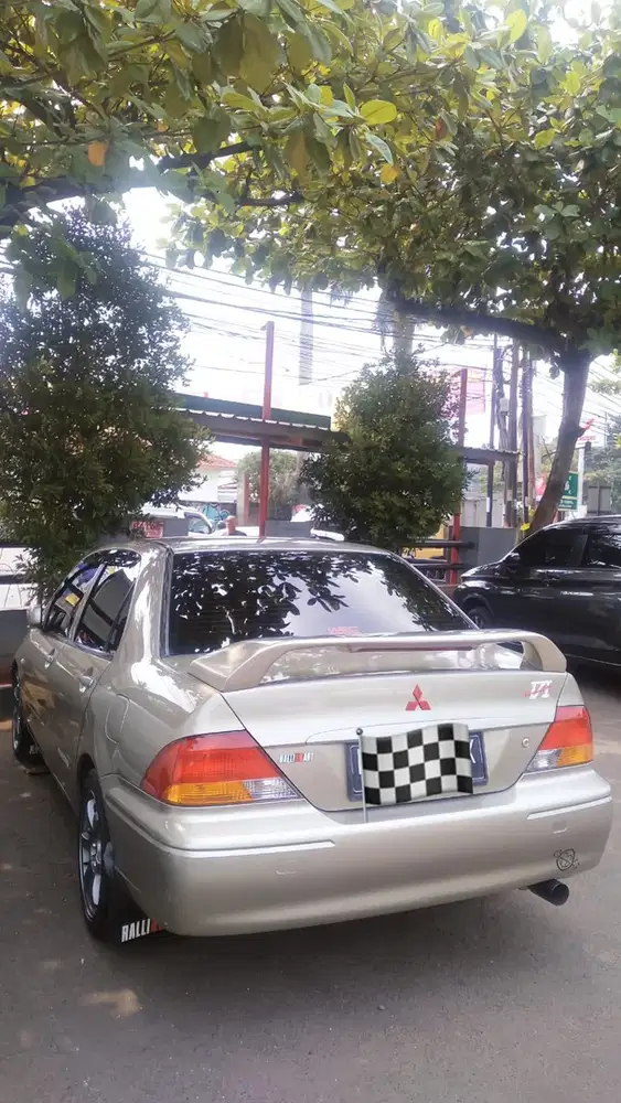 Mitsubishi Lancer 2003 Bensin