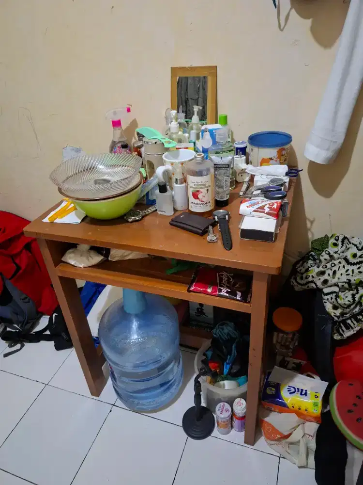 Di jual meja kerja / belajar / ngonten live