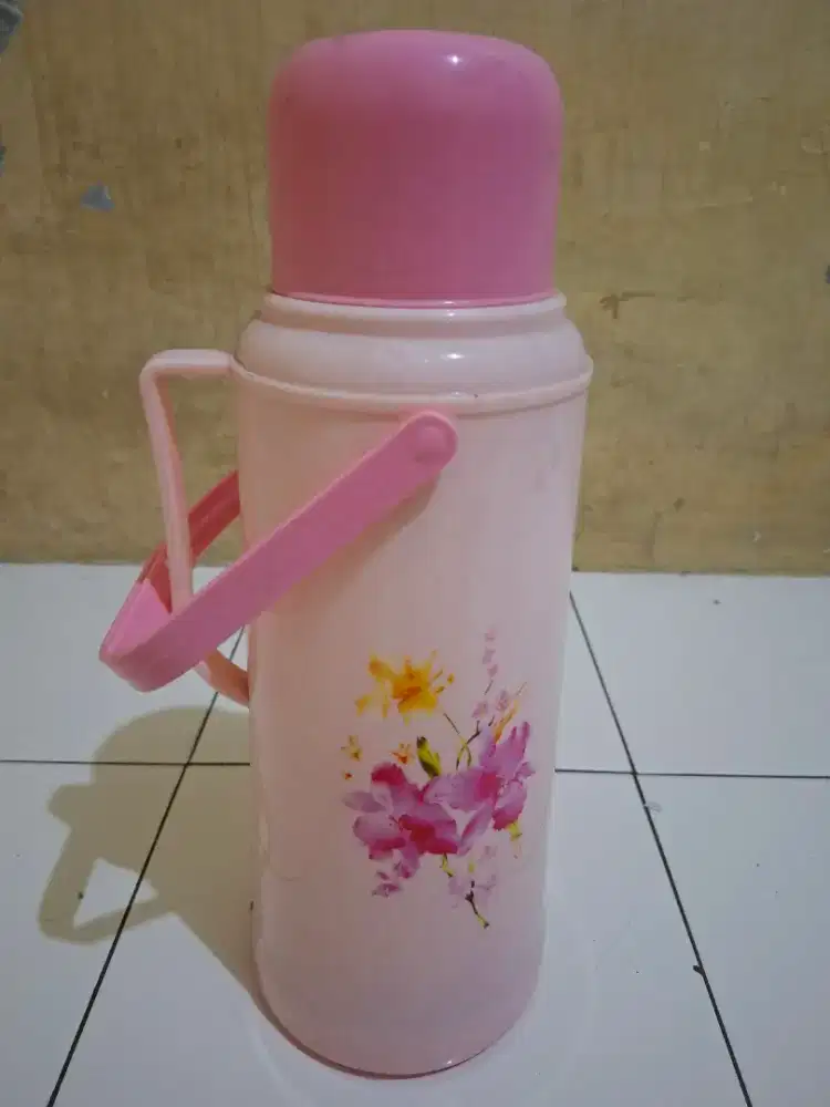 Di jual termos air panas warna pink