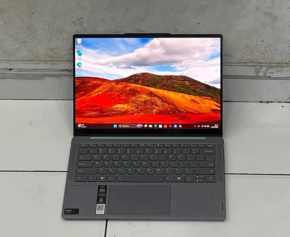 Jual cepat Lenovo yoga ultra 7 like new bergransi