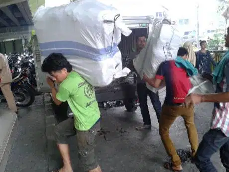 lowongan kerja kurir atau kenek angkat barang