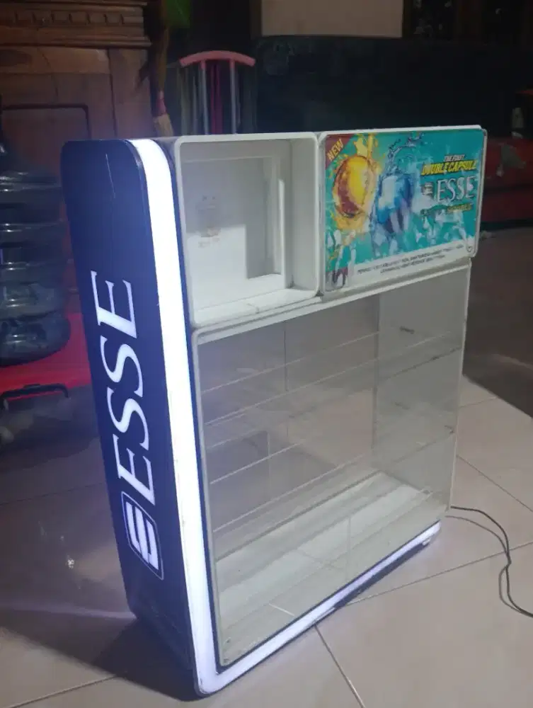 Dijual etalase rokok esse