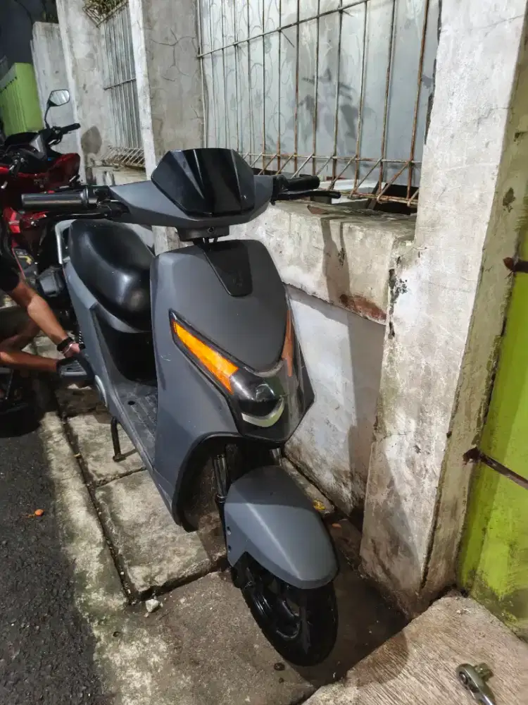Sepeda listrik uwinflyy D75