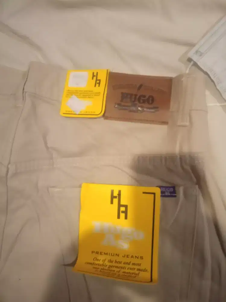 Celana Hugo ori