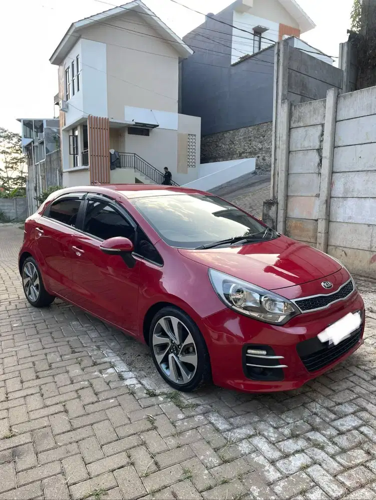 KIA RIO PLATINUM 2015