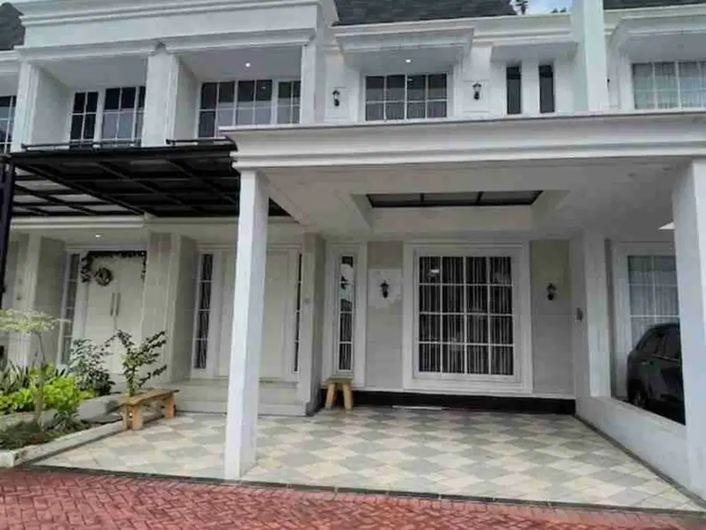 Dijual Rumah 3 Lantai di Adhigriya Classy Jaktim Semi Furnish bisa Nego
