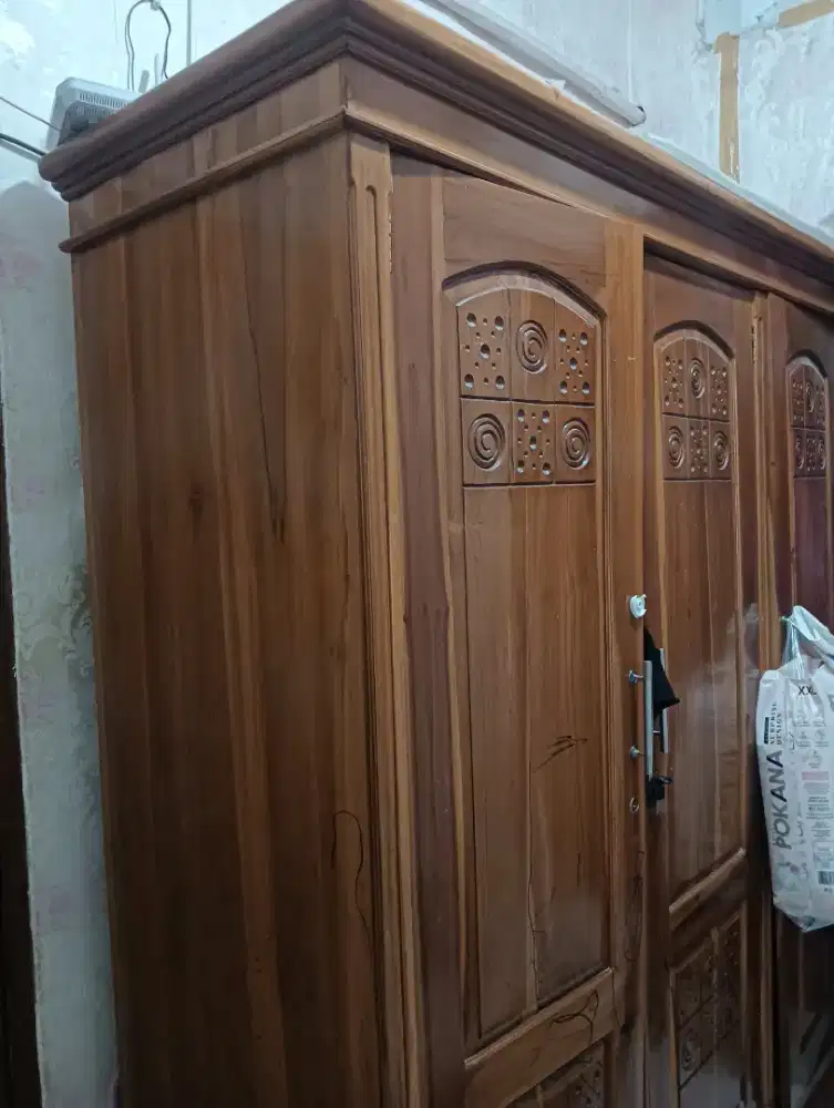 Jual lemari kayu jati asli