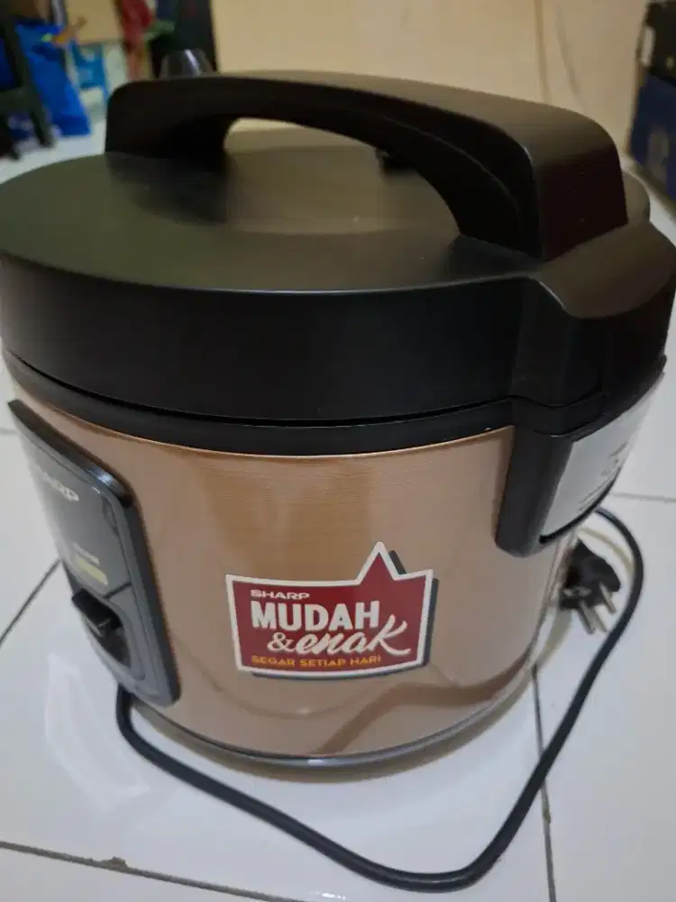 Di jual cepat rice cooker merk SHARP