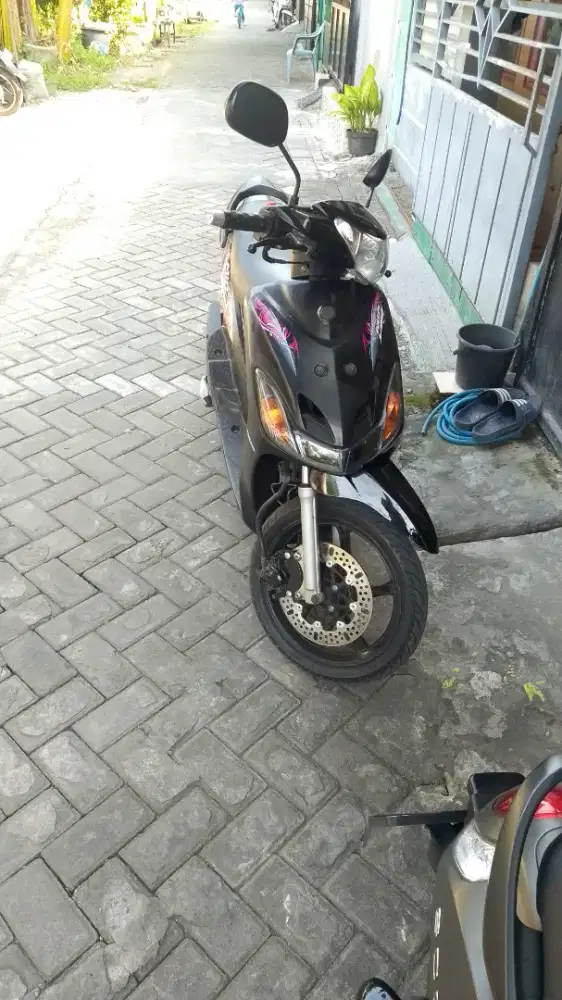 Mio Smile 2009 warna hitam