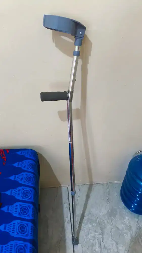 Tongkat bantu jalan