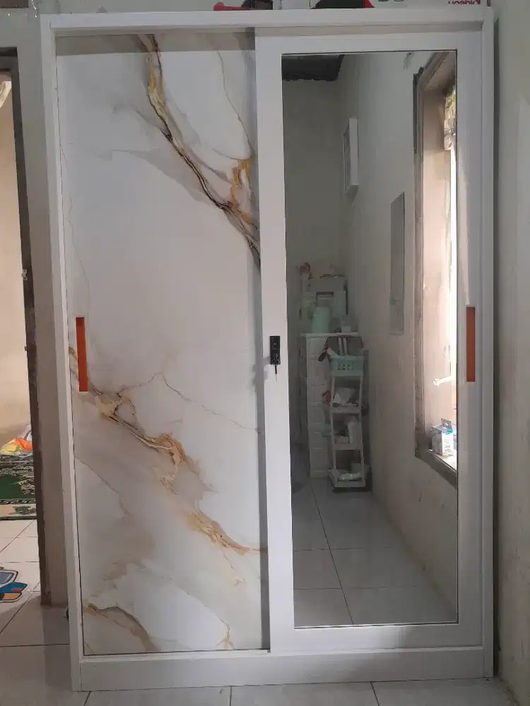 Lemari besi 2 pintu