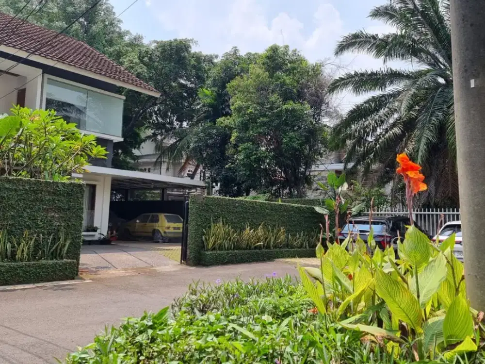 Rumah 2Lt di Sinabung Kebayoran Baru, Selangkah ke Senayan City