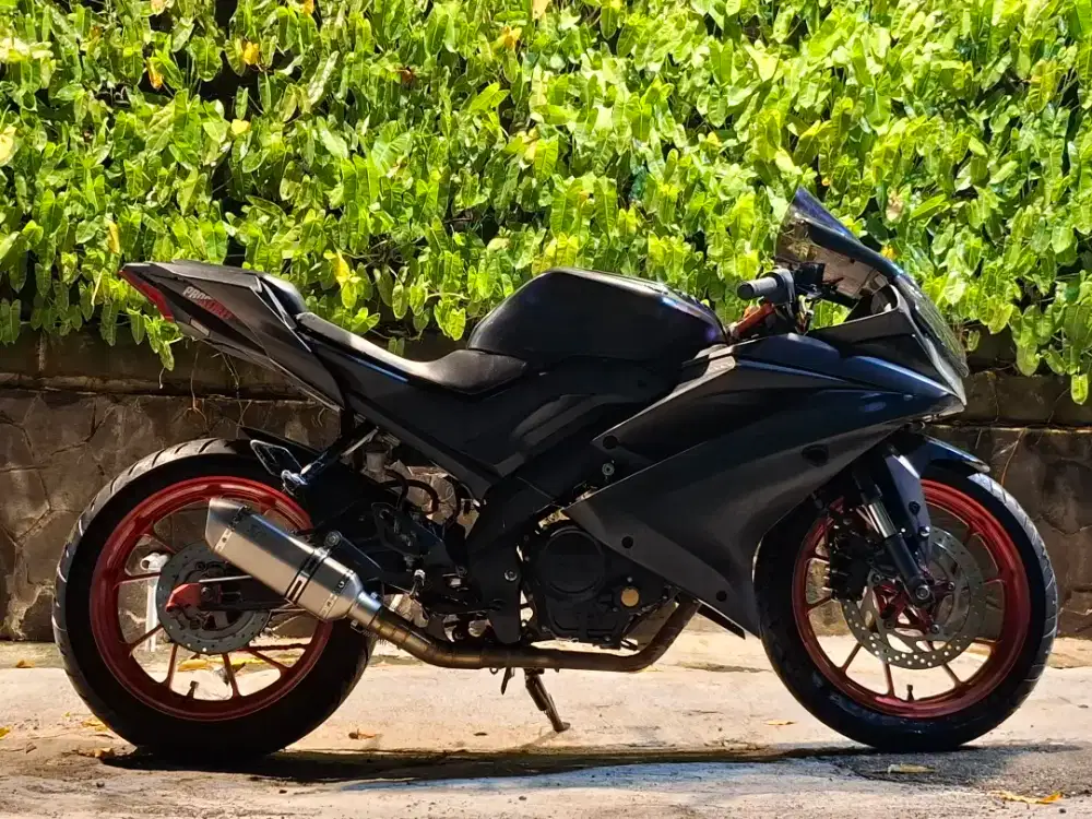 Yamaha R15 V3 Hitam Black 2017