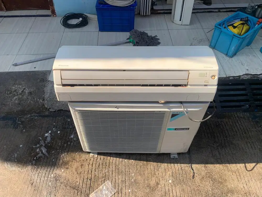 AC DAIKIN 1 PK INVERTER PLES PASANG