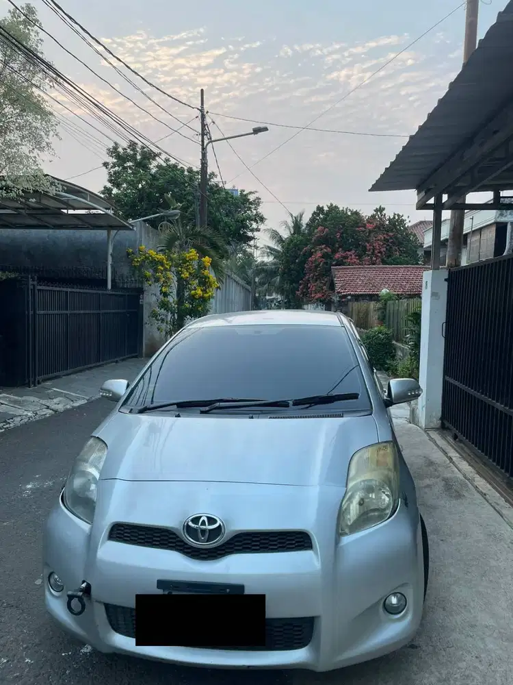 Toyota Yaris 2012 Type J M/T
