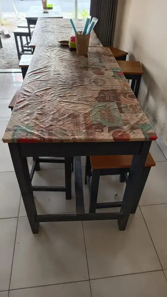 Meja pendek ukuran 120 m