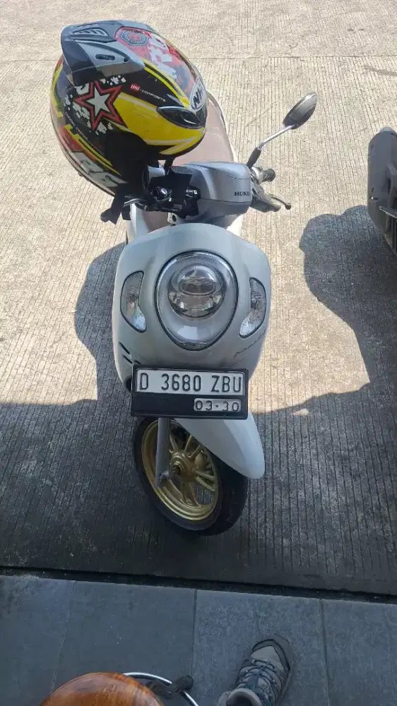 Honda Scoopy Stylish Putih – Siap Pakai, Irit & Fashionable