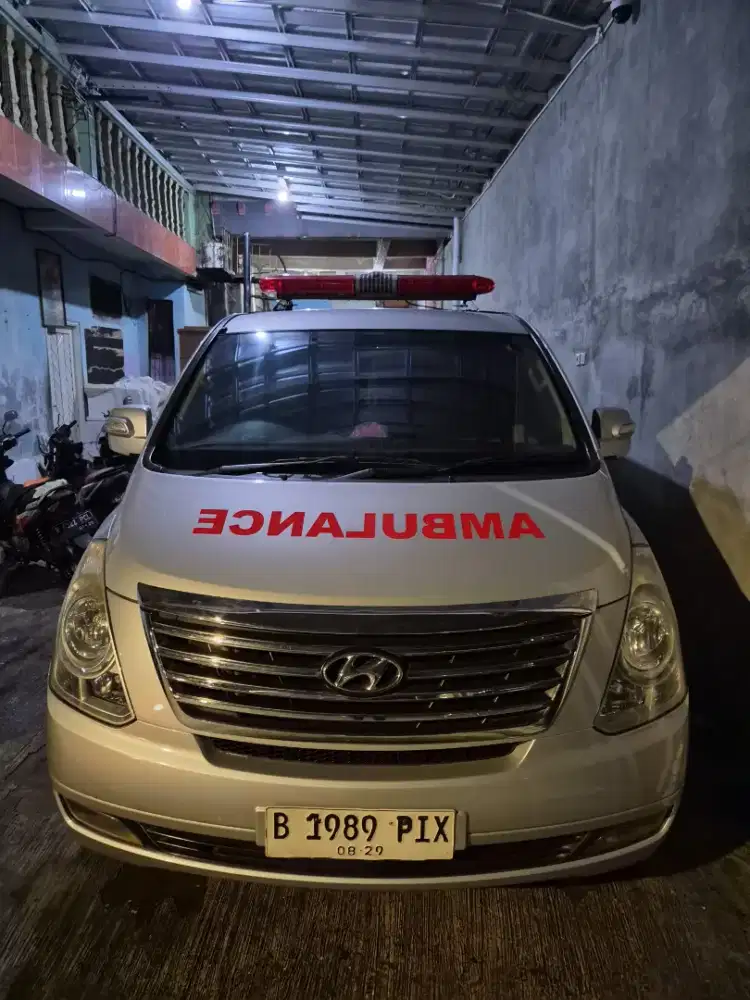 DI JUAL HYUNDAI H1 2.4 XG AT AMBULANCE 2011